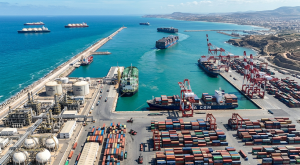 Du Rif à Dakhla, comment l’investissement de 54 milliards de dirhams dans Nador West Med bouscule les monopoles portuaires et réveille l&rsquo;économie des territoires au Maroc.
